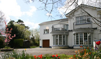 Outside view of Kirkullen Lodge